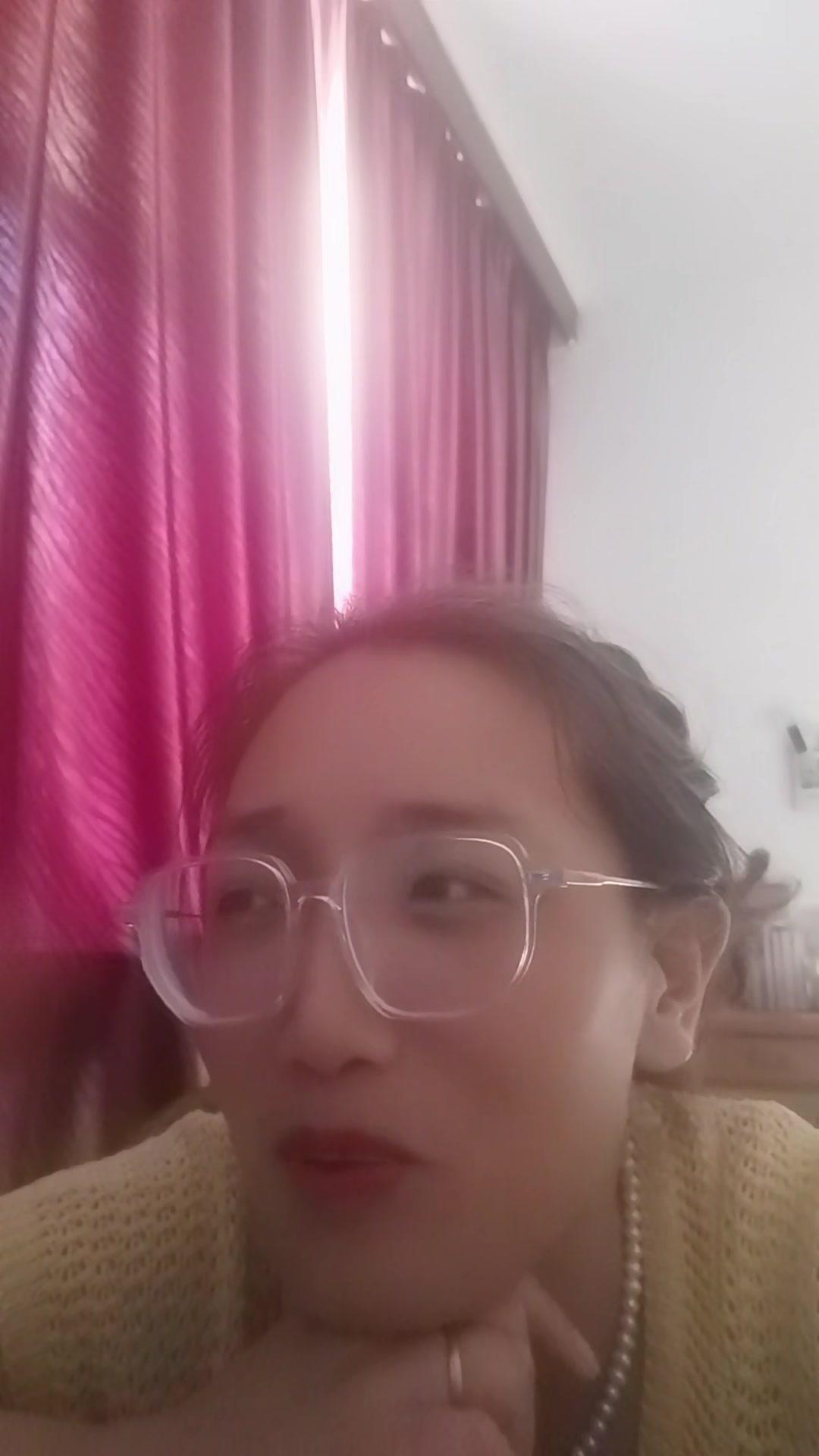 更离谱的是，她们俩都擅长无中生有、挑拨离间，巴不得你们赶紧离婚。想想还真是这样，