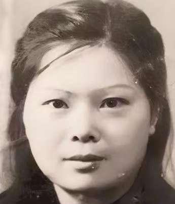 1942年，陈独秀病逝。临终前，他对年仅34岁的妻子潘兰珍说了一句：“我死后，你