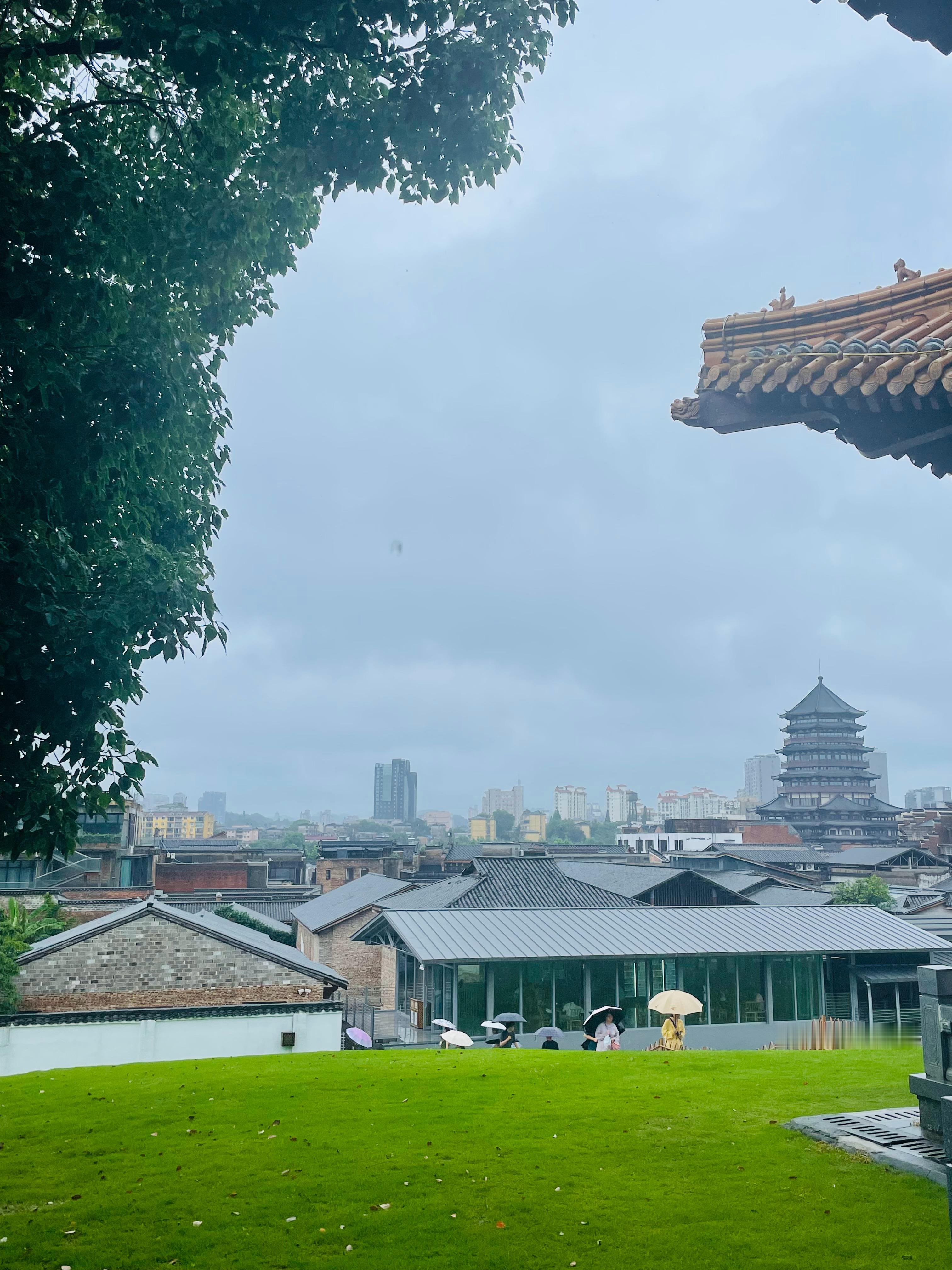 非要我爬这个，一层又一层，爬上来腿都软了。 景德镇·景德镇御窑厂国家考古遗址公园