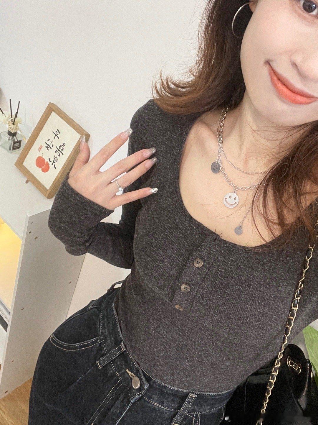 12月10号晚20：00上新，🈵300➖40双12狂欢盛典～ 双十二  灰黑色
