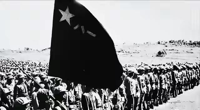 1946年王震带2000残兵到吕梁，军区司令和政委双双降职 却平静交权。

话说