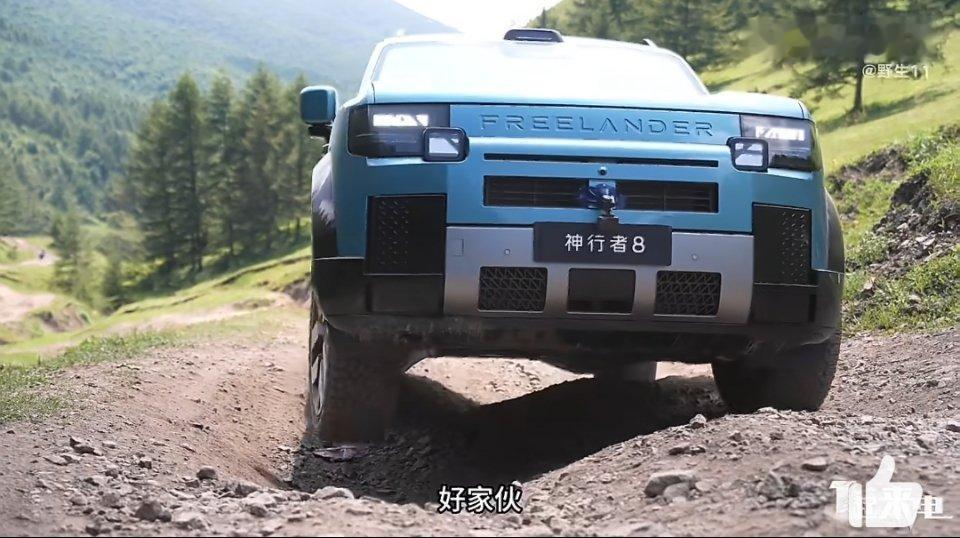 看着神行者8在悬崖边和山顶优雅穿梭，感觉自己的自驾游地图又能变大不少！神行者全地