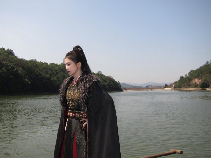 白鹿随手第一个18宫格 白鹿晒李佩仪萧怀瑾合照 白鹿随手第一个18宫格，白鹿晒李