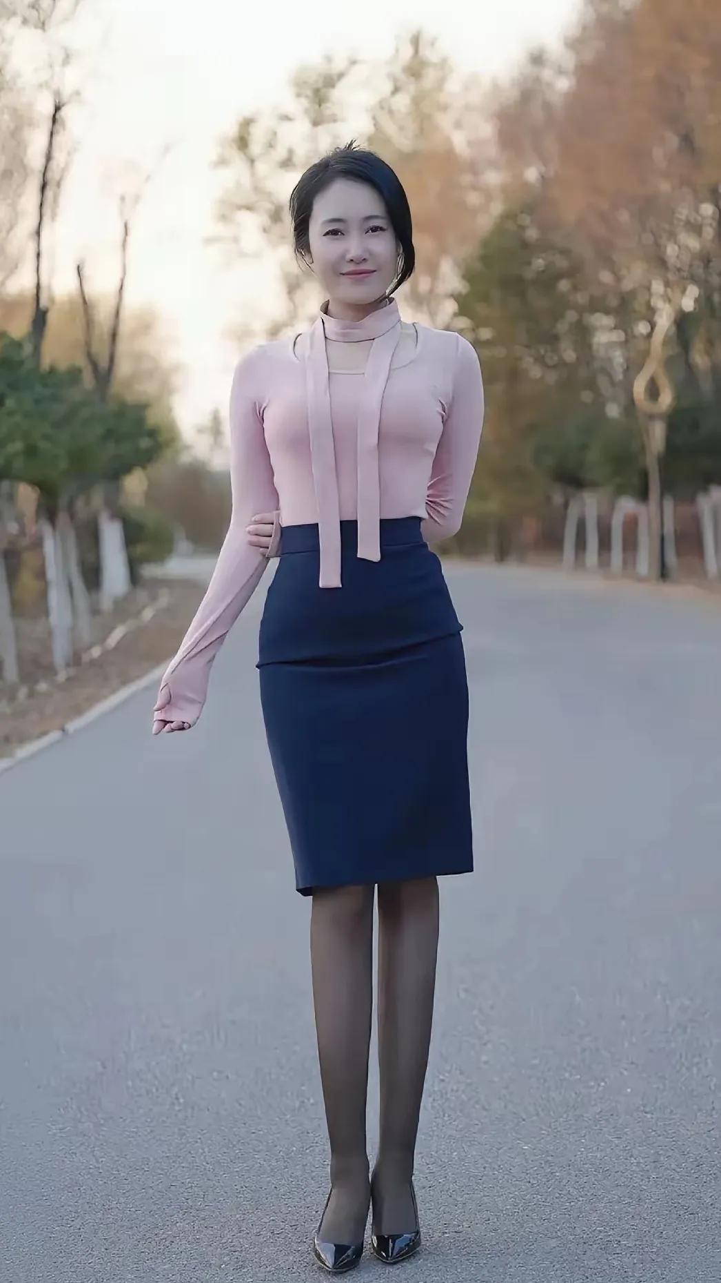 只要不与你风光时比，只要不与你年轻时比，你的每天都是好日子。