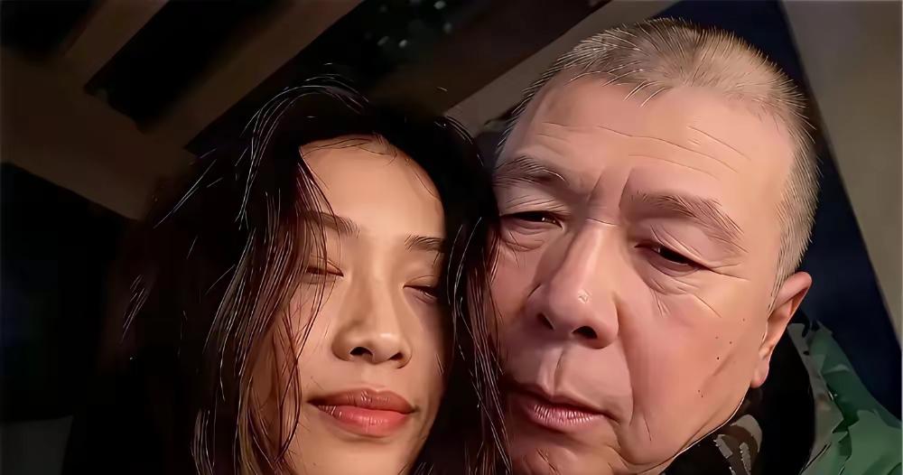 徐朵虽然是冯小刚的养女，但徐朵毕竟是冯小刚一手带大的，而且冯小刚对她宠爱有加，视