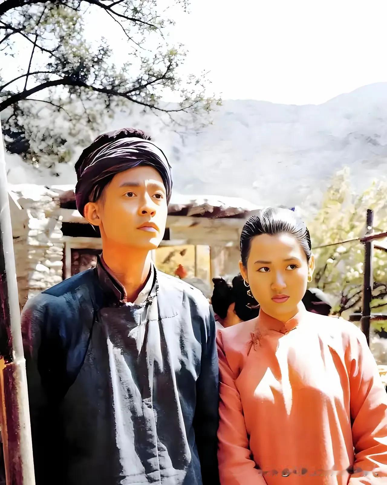 三十七年前的电影，两位演员表演的好接地气，好自然，有知道电影的名称，是你心目中的