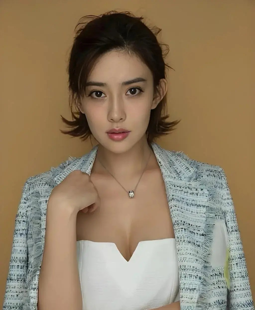 孟子义早期看着就很有年龄感？ 