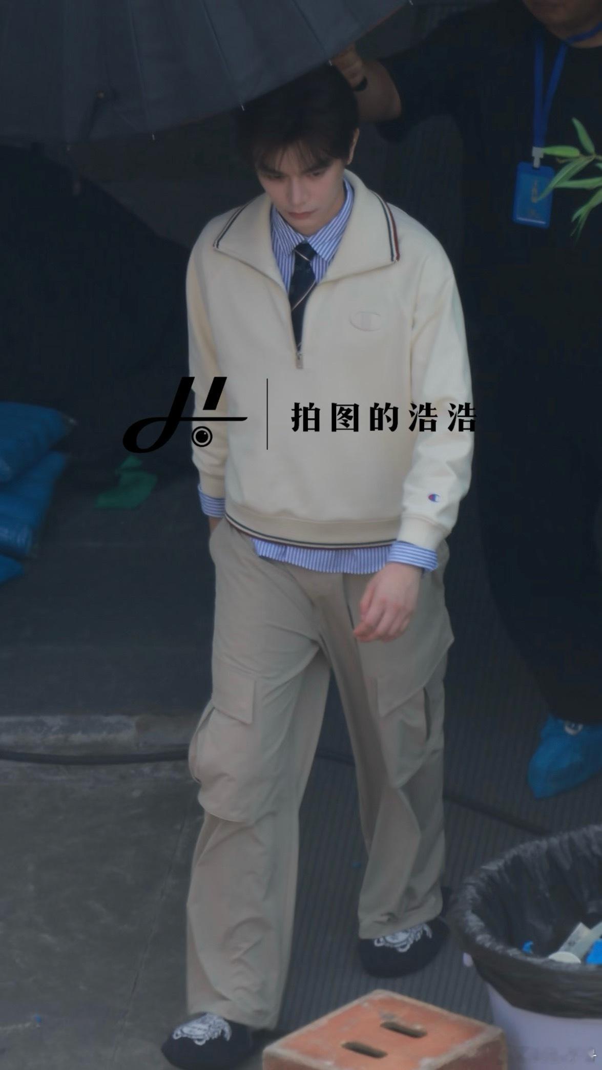 丁禹兮[超话] 言言哥哥！我以为今天看不到你了呢 ​​​