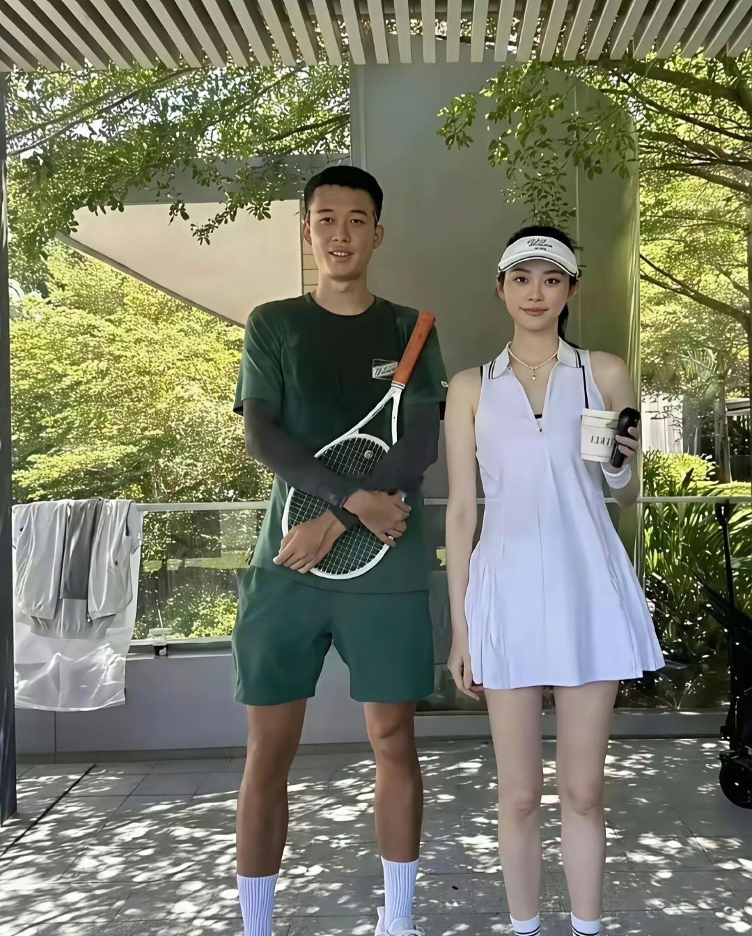 奚梦瑶照片看着一般，但是真人巨美。 