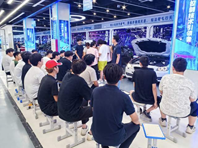 如何找一所好的新能源汽车维修培训学校？