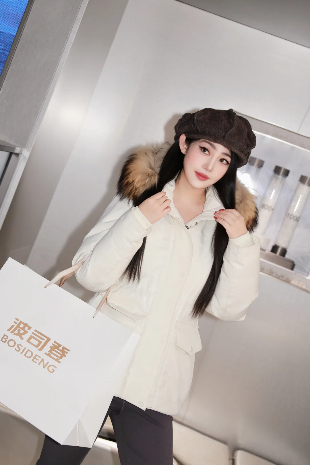 冬日最温柔的存在❄️莫过于一件白色羽绒服