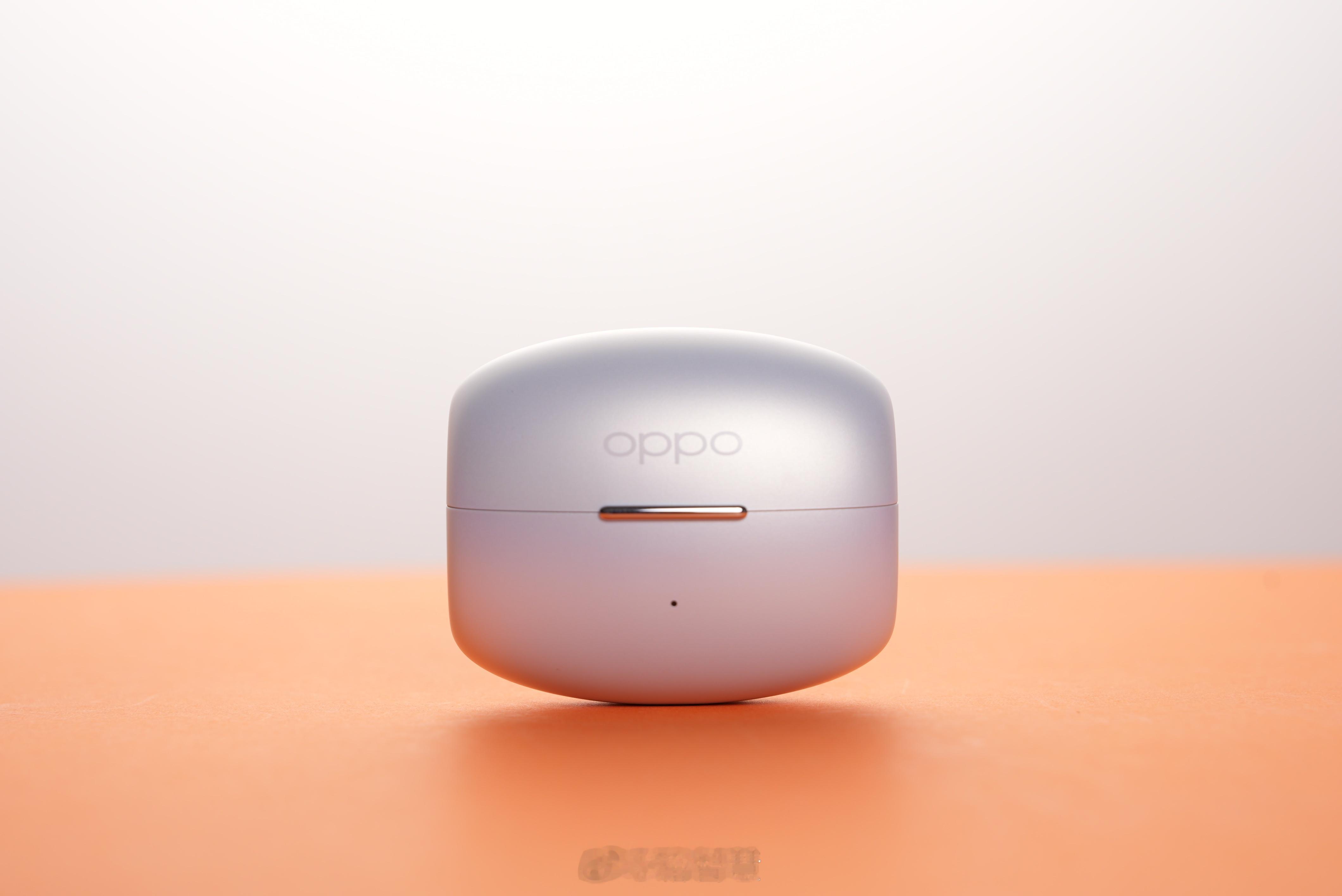 智慧图赏｜OPPO Enco Clip 轻巧舒适，时尚百搭，想要一个吗？ OPP