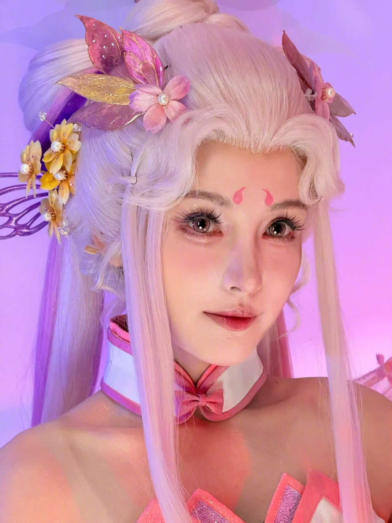 林小宅cos艾琳美的像ai林小宅上海活动美我一大跳 之前觉得公孙离cos已经很能