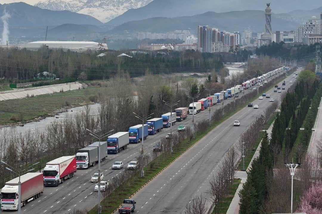 塔吉克斯坦向伊朗运送了药品、医疗用品、卫生用品、食品和建筑材料援助
“来自塔吉克