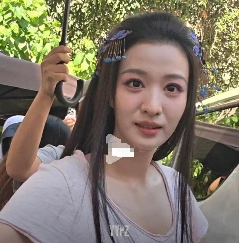 王楚然法令纹怎么这么重，做做y美吧