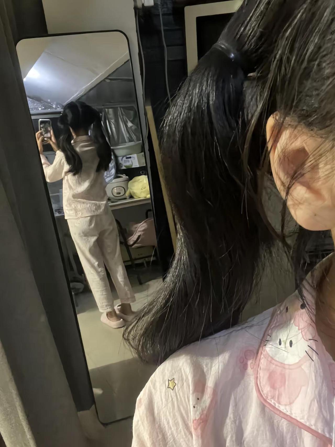 回复 @可食用。的评论  穿裙子从来就不应该被恶意定位为有不良影响的习惯  虽然