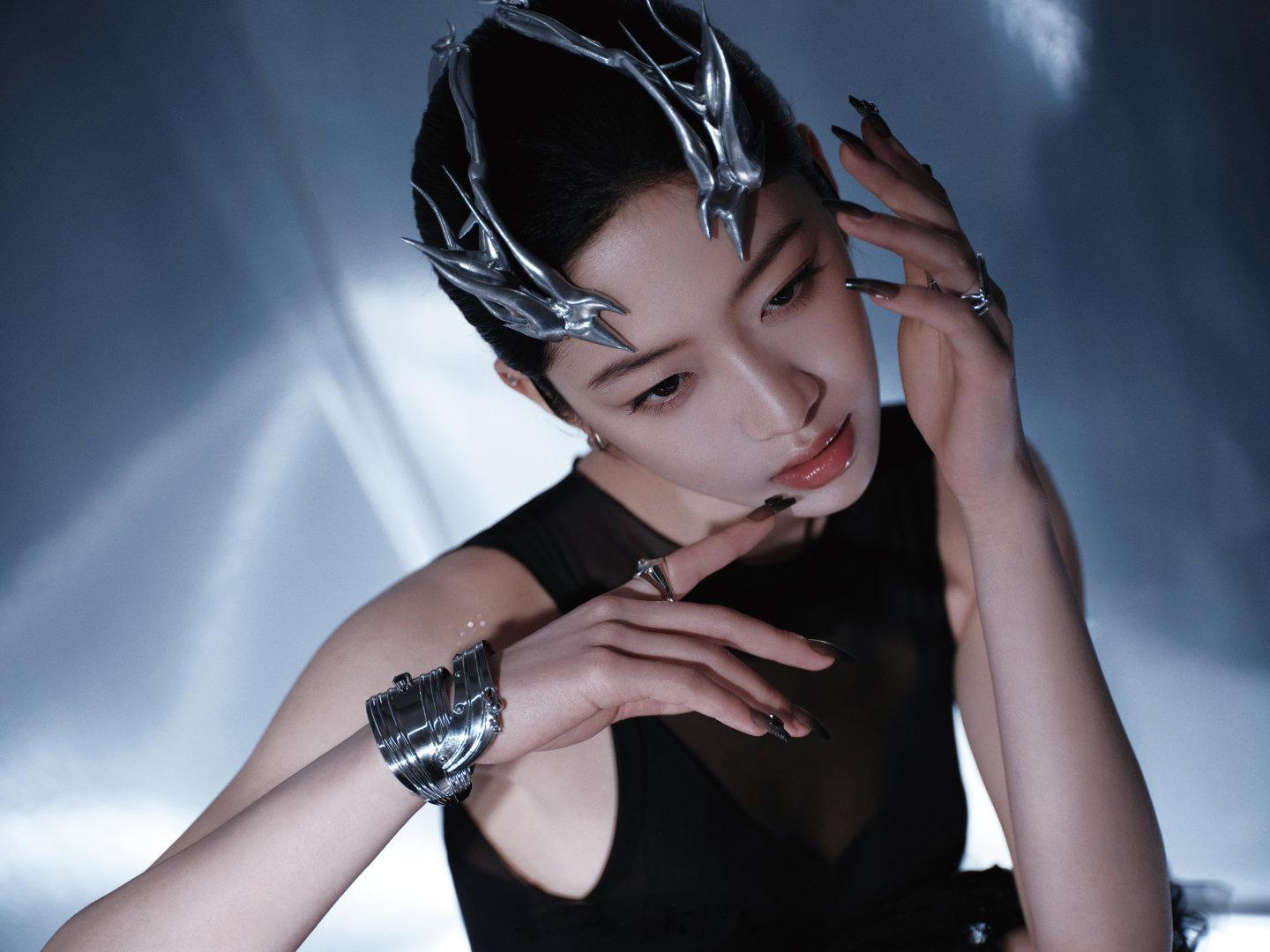 向涵之AI机械姬造型 今晚时尚之夜的造型完全是从赛博世界走出来的机械姬姐姐啊，黑