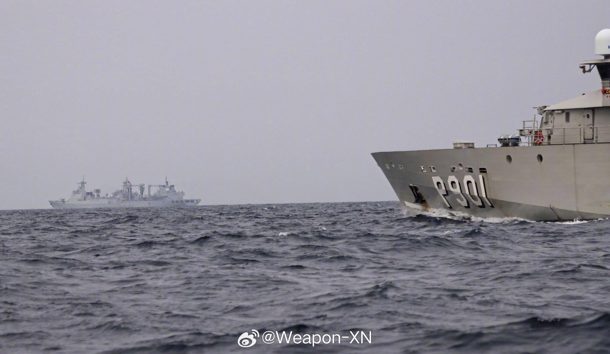 #兵器影像[超话]# 近日，比利时海军巡逻舰BNS “蓖麻”号在北海为两艘中国军