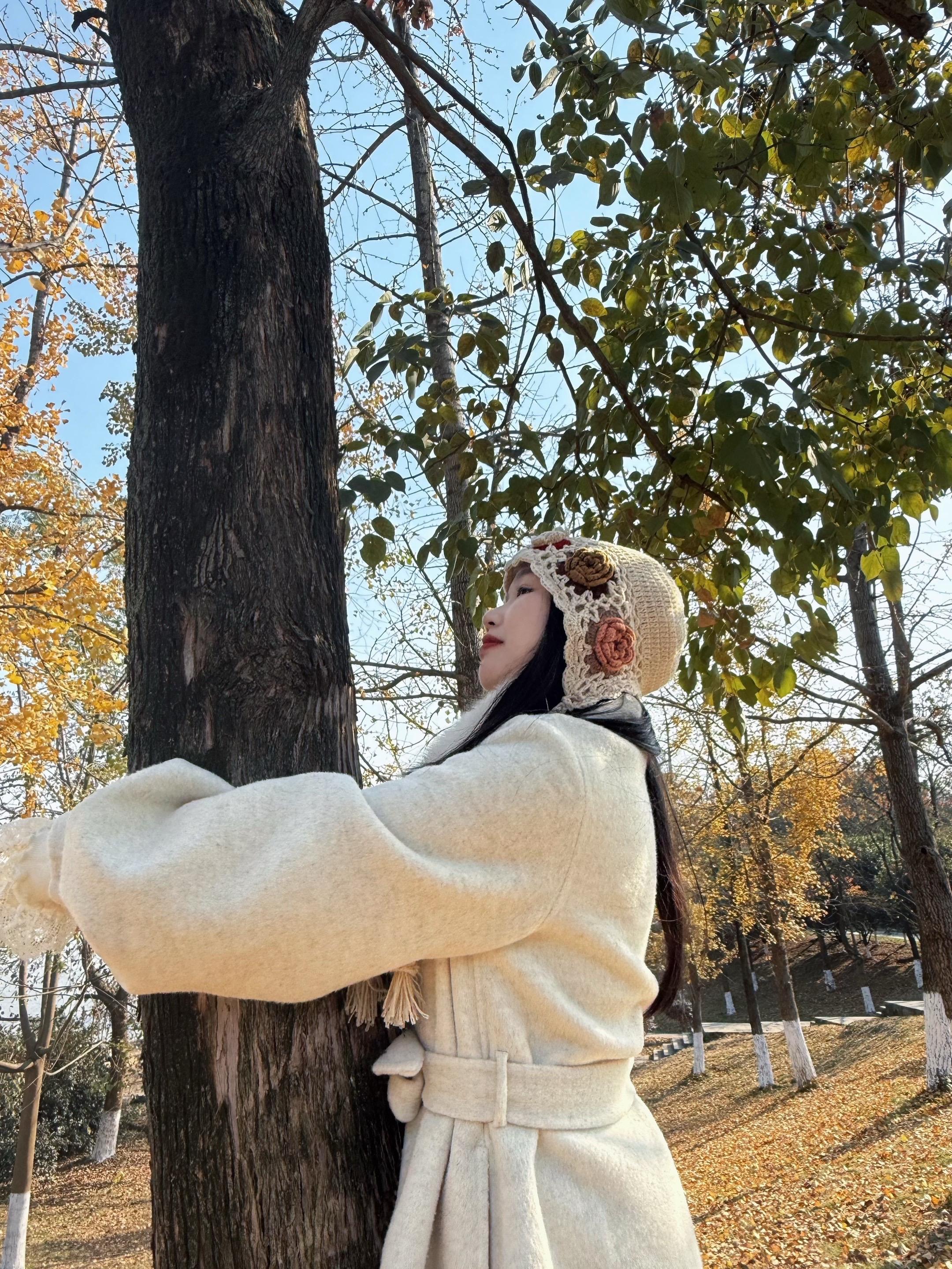 别听让自己心烦的耳语 多去看自己喜欢的风景.