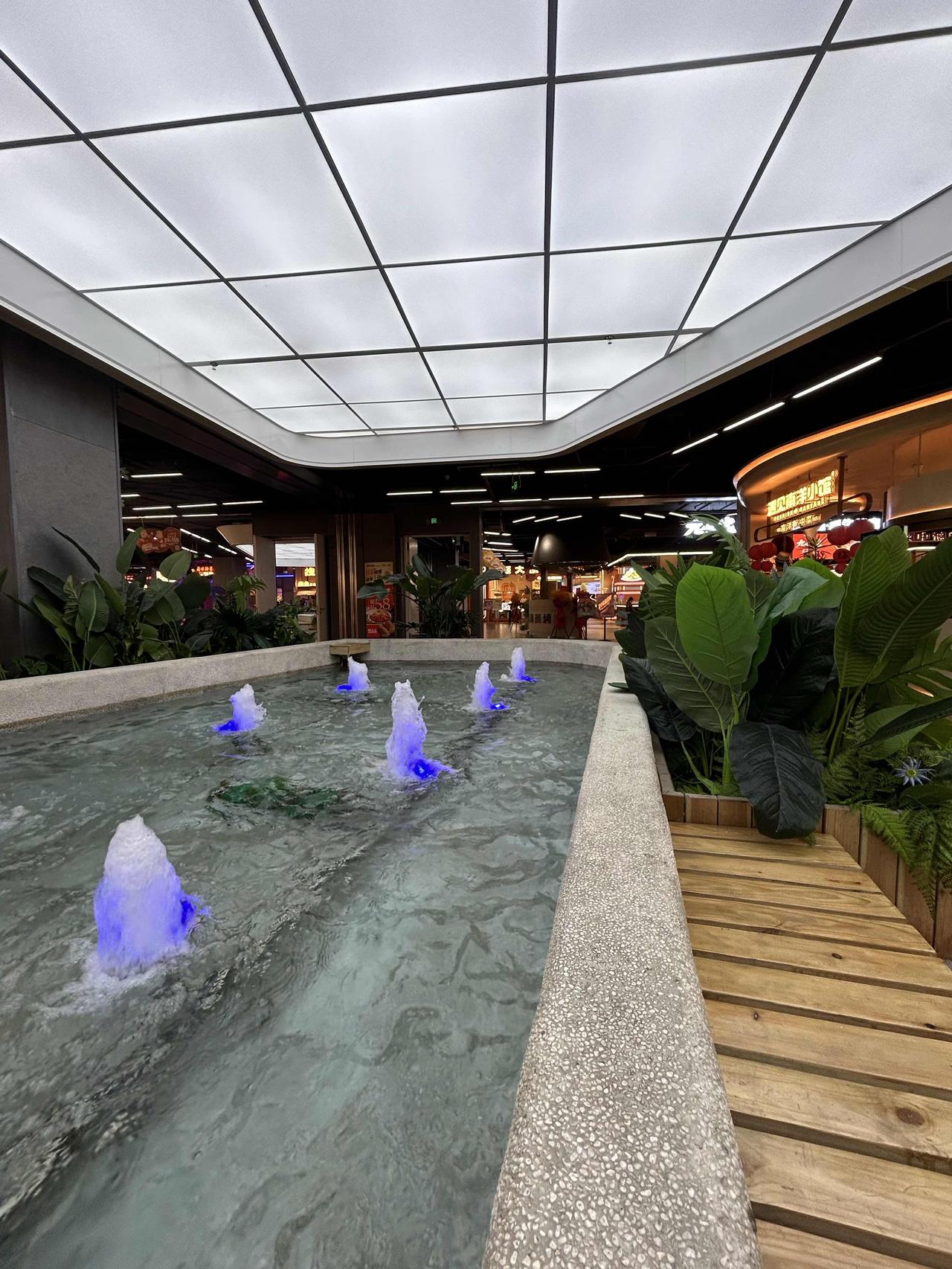 人活着，

就该高高兴兴、

没心没肺事纠‮心伤的去过着揪别

！结，

别为没