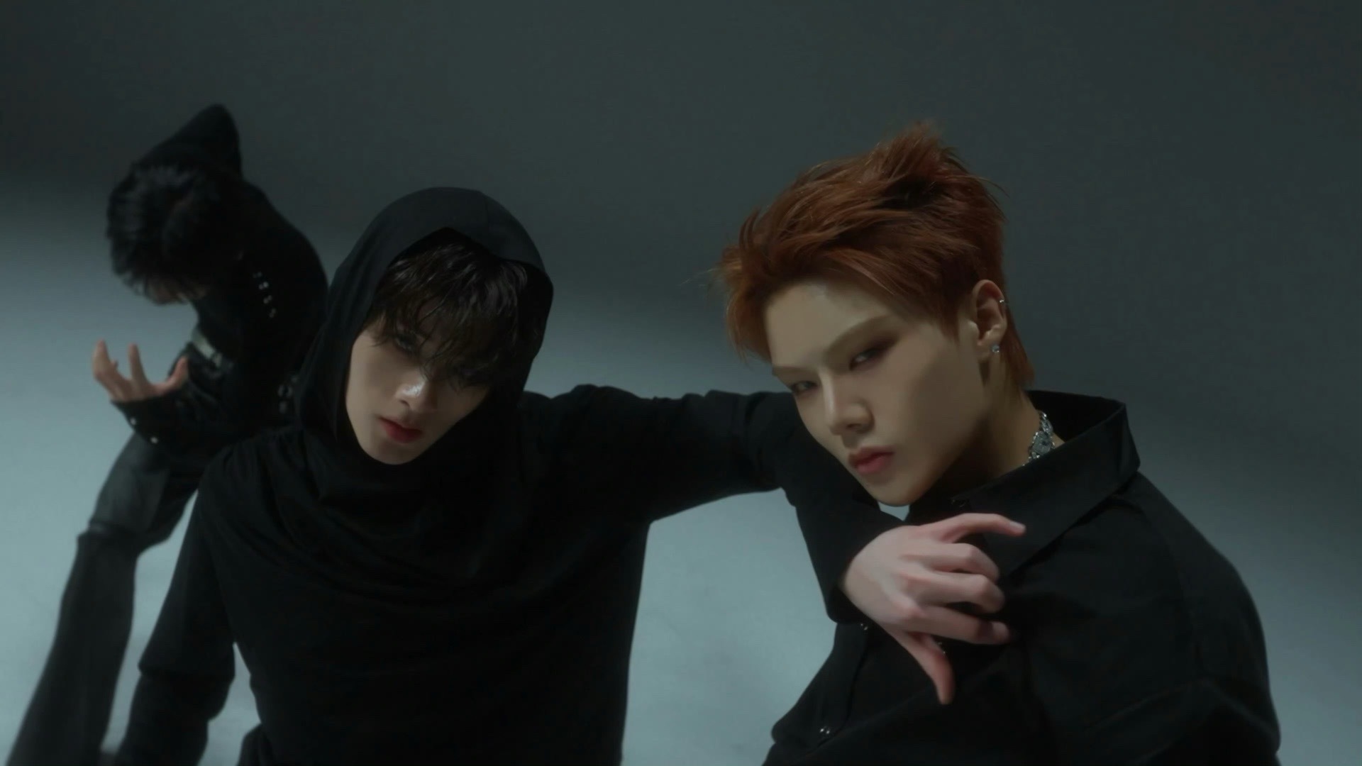 男团舞也可以很曼妙 以前总觉得男团舞得“炸”才有记忆点，AM8IC这支让我改观。