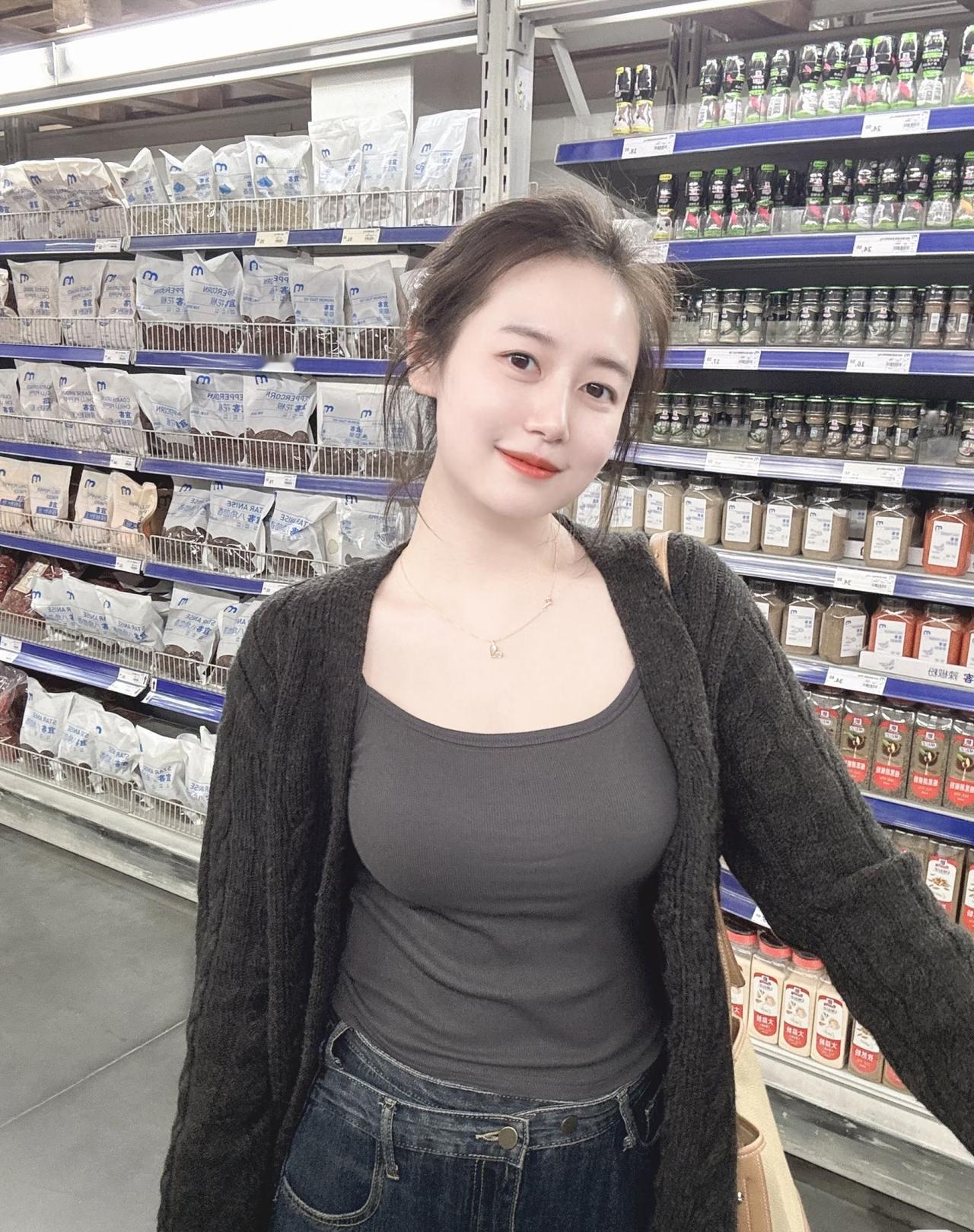 我不删他，内耗能杀死我，删了他，思念会杀死我，军师可否告诉我，此局何解？
 
大