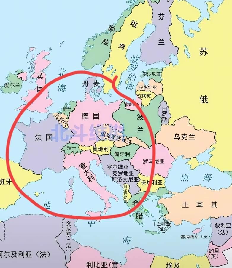 瑞士的奇葩规定真多

从法国那头进瑞士，有个闸口在卖高速贴。

进瑞士的车都在那