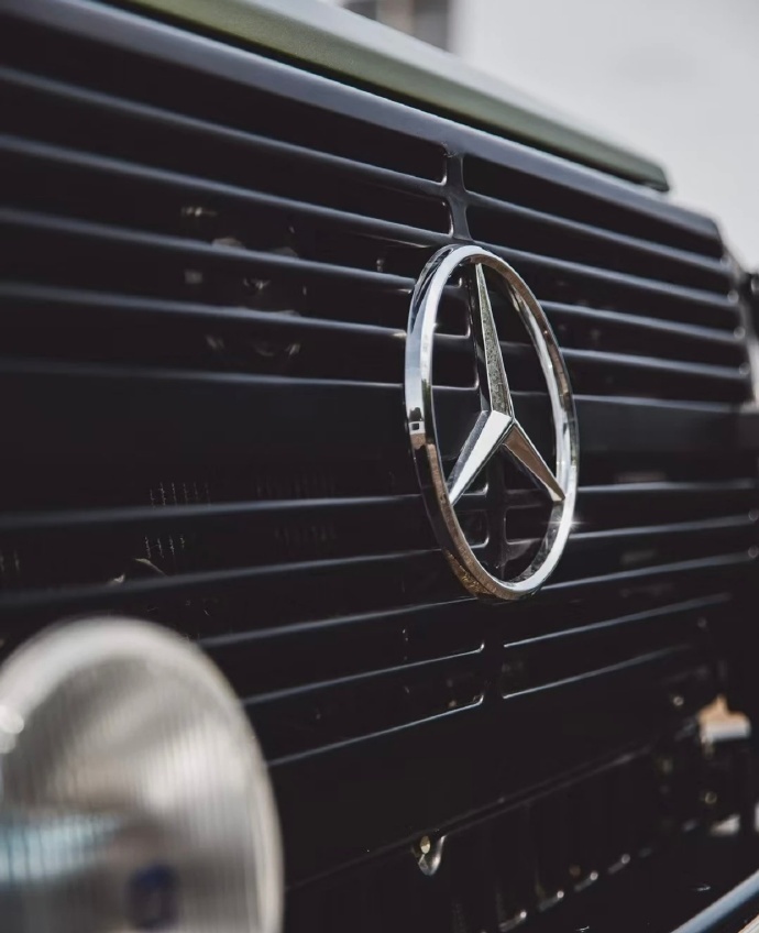 G280 GE 简直就是露营的绝佳拍档！汽车美图  在露营的场景里，这辆老车宛如