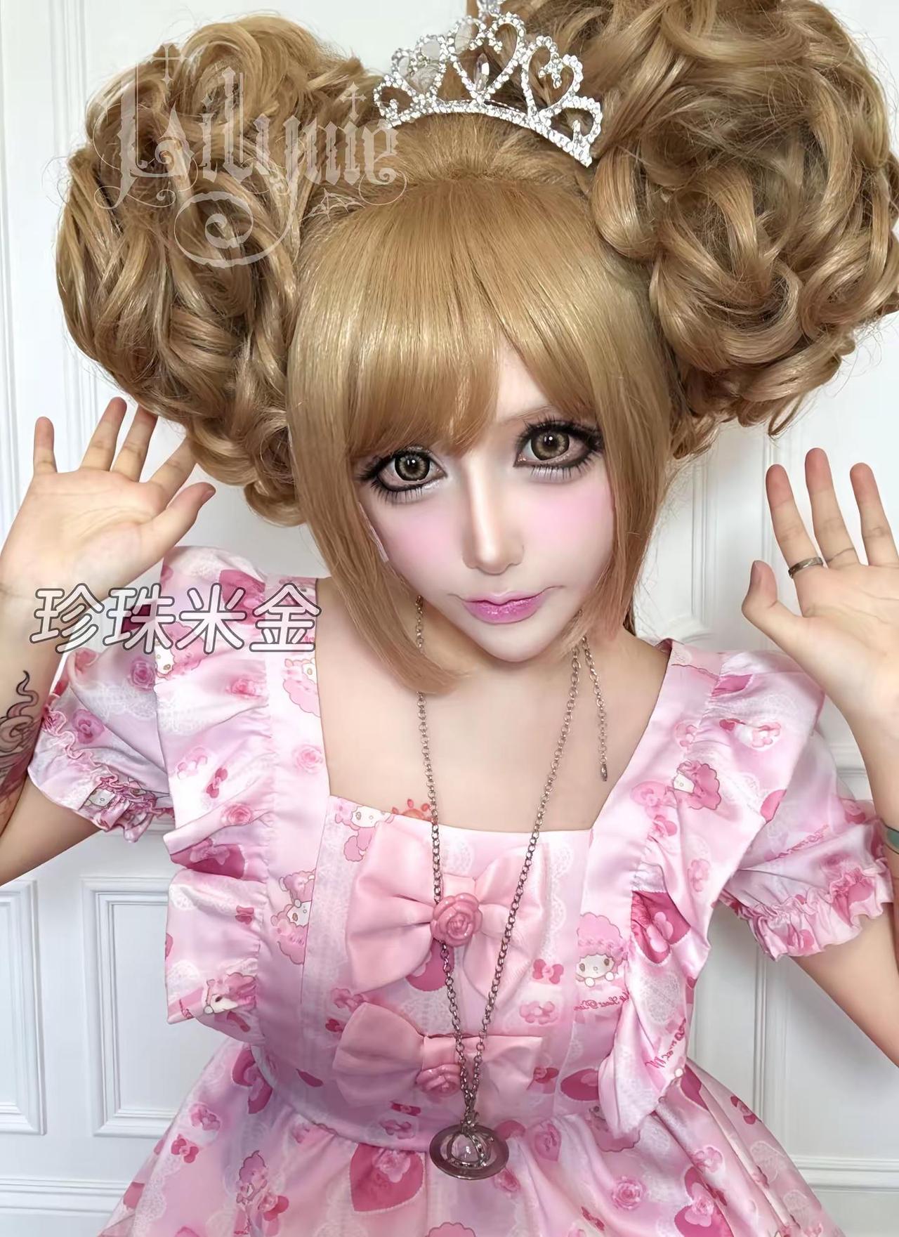 来自2010s的女王🍷。假发 涩谷辣妹 gyaru 极繁主义