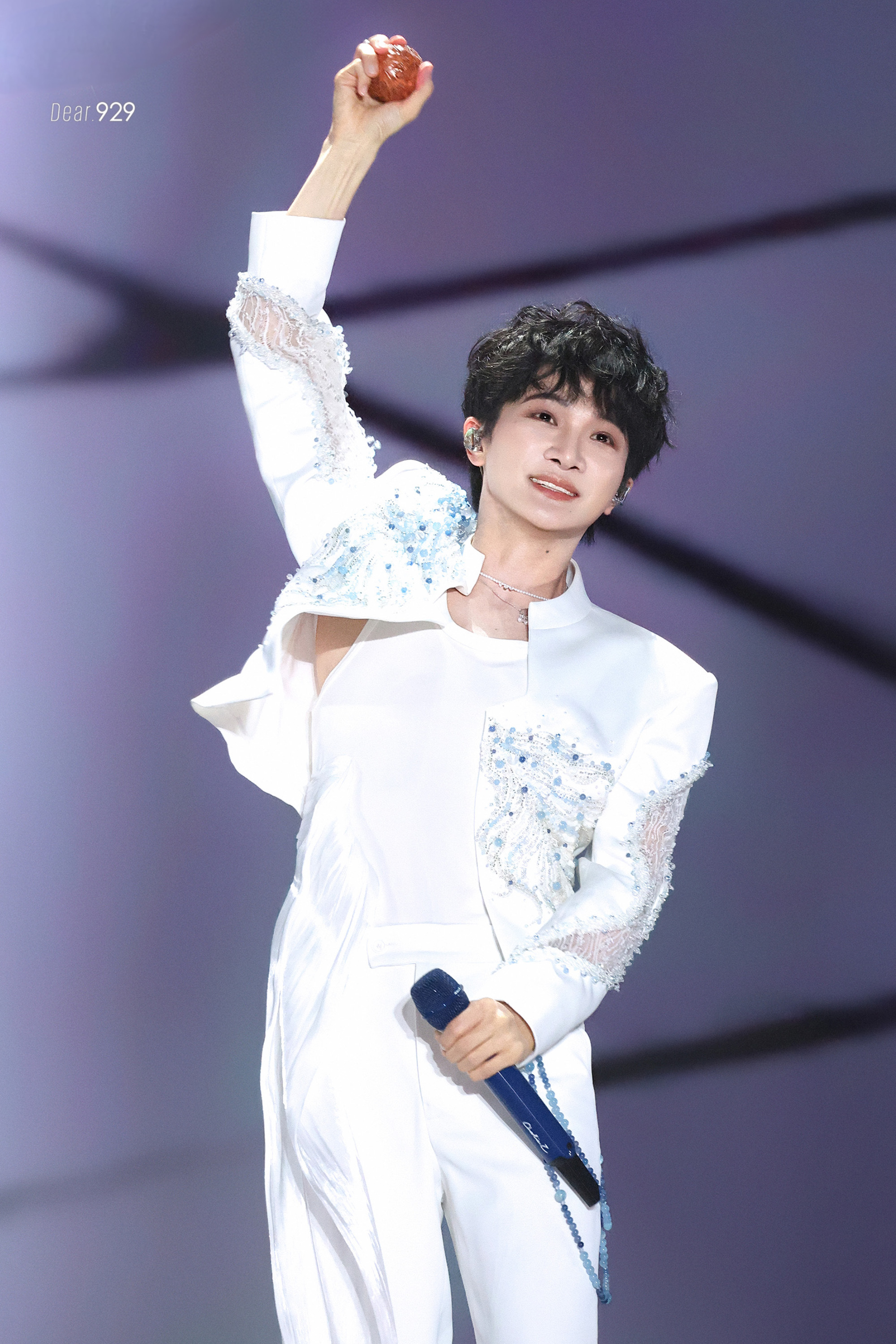 周深  🌟✨🌟✨260718 上海大鱼海棠十周年重逢之夜大鱼海棠十周年重逢之