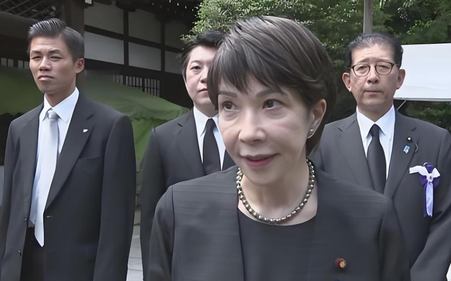 新加坡是西方世界在东方的代理人，和日本一样。
所不同的是:日本是被迫做了西方世界