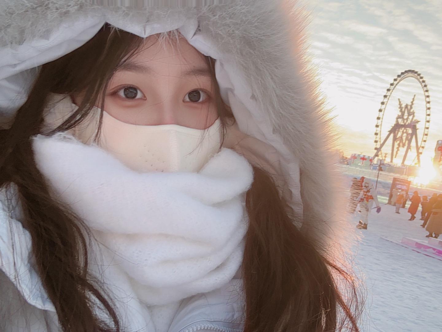 眼泪是否比雪花更轻。