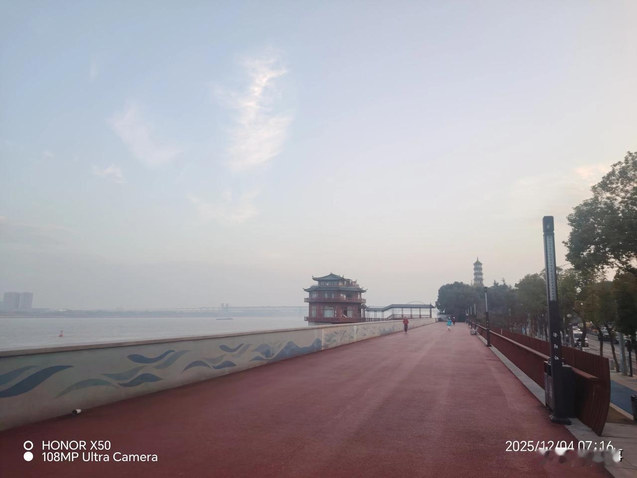 我的2025年度总结2025年是快乐幸福的一年，更是辛苦的一年