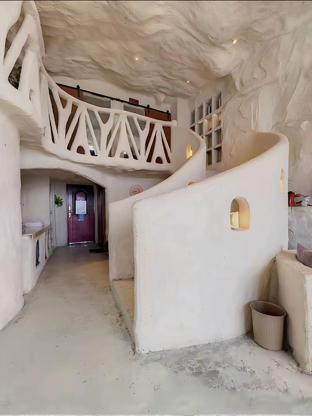 被骂惨了，却一声不敢吭