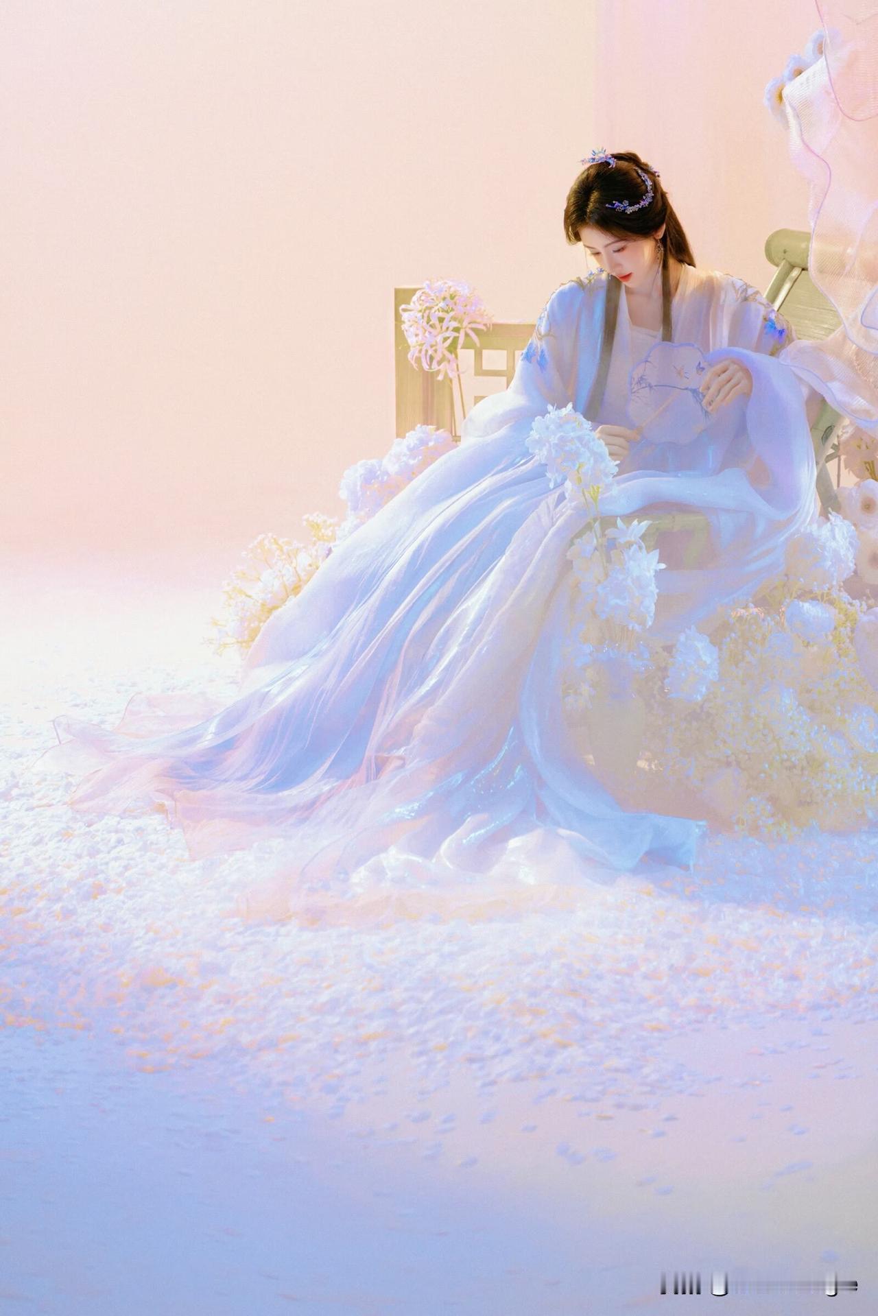 打排球就像一场充满未知的冒险，前路浩浩荡荡，万物尽可期待。就像《人民日报》说的，