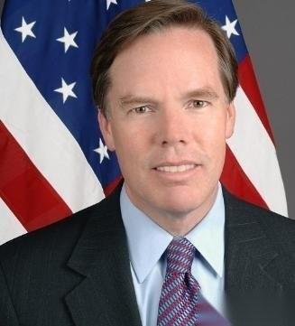 “只针对中国，而不是全世界！”美国前驻华大使卸任后，终于说出真心话，他在返回美国