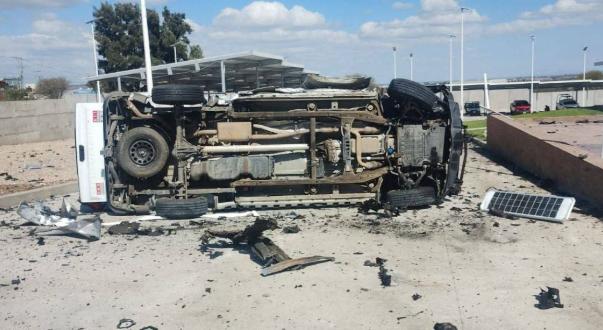 墨西哥毒贩伏击政府军，轻重武装一起开火，现场死伤惨重尸横遍野！

2026 年 