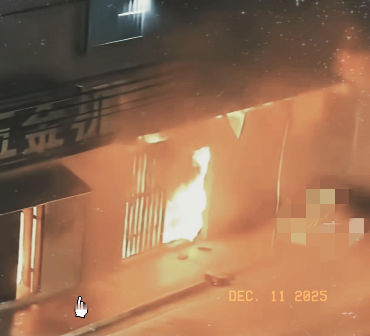 现在全网最难过的
应该就是汕头着火那家的大儿子
真不敢想，大哥要送走自己的奶奶、