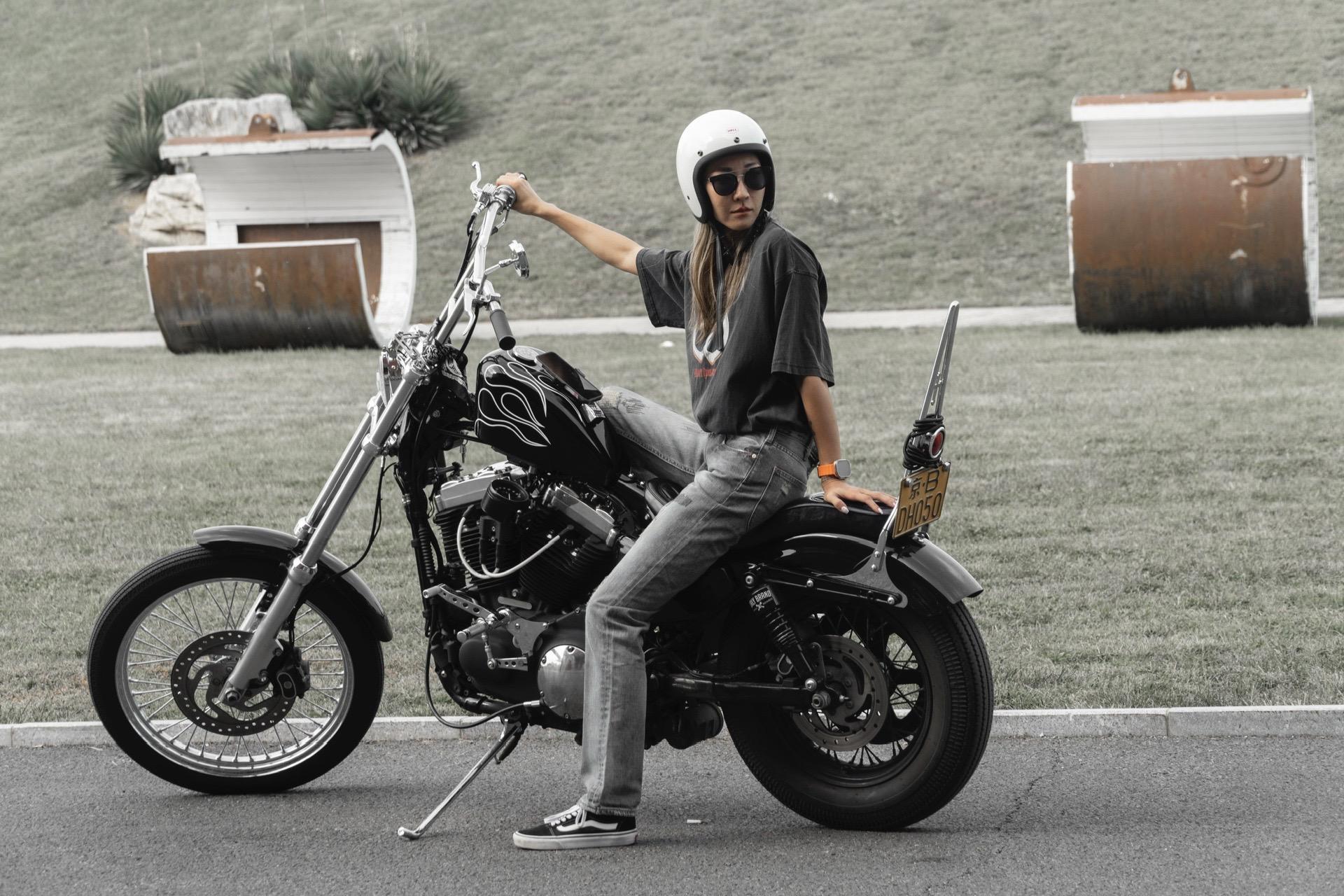 买盔不就是为好看。hellisreal复古穿搭