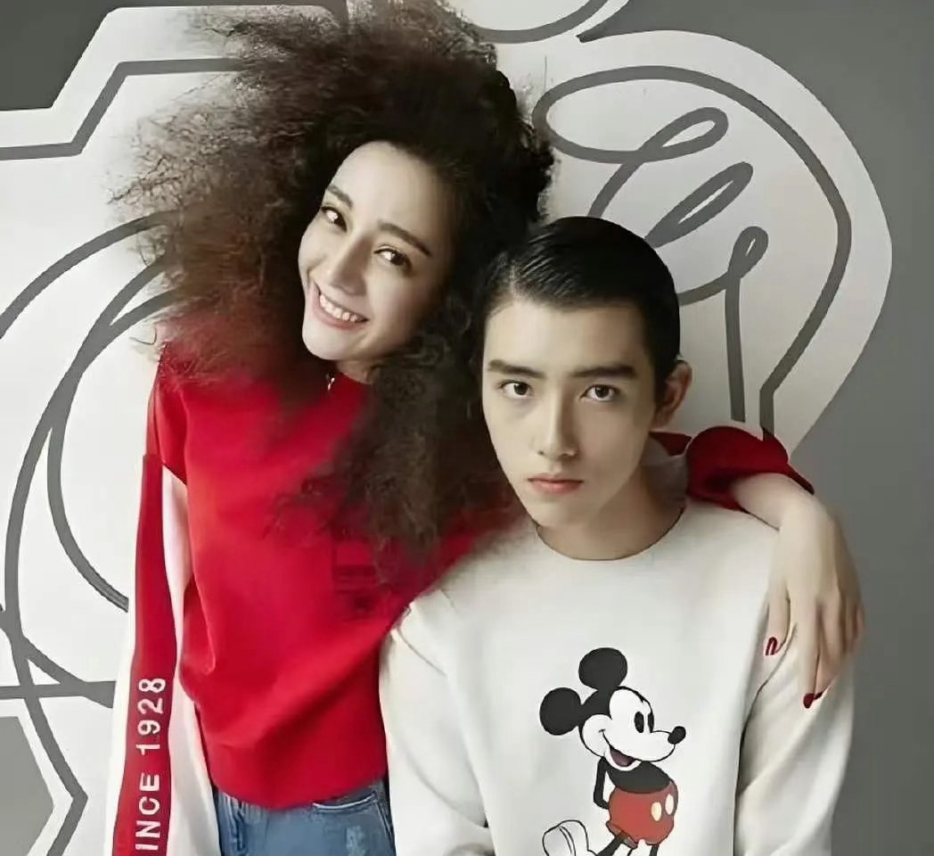 迪丽热巴和陈飞宇什么时候还拍过这种风格的照片的？ 