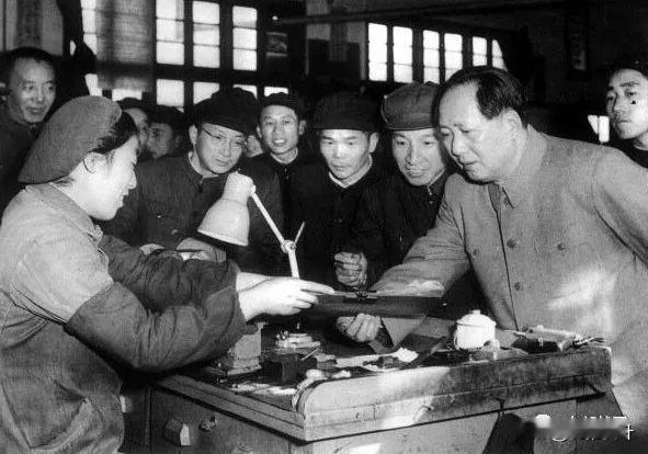 怀念毛主席！他让教育走进偏远山，山里娃也能读书！[祈祷][祈祷][祈祷]
他说偏