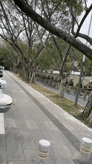 我南部战区加强实战演练