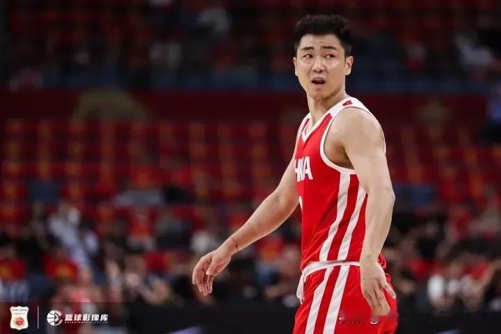 郭士强应变能力太差了，高诗岩可能确实打过一两场好球，但大部分时间他都是最差的。今