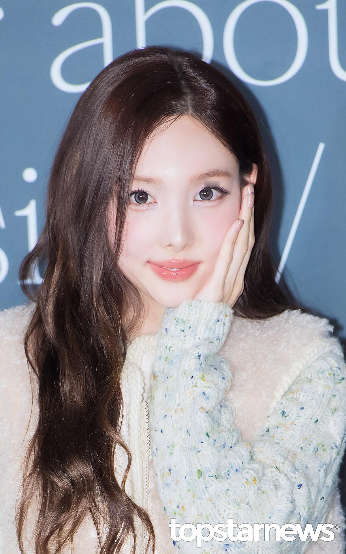 林娜琏x Moncler今日出席Moncler活动的娜琏，甜度满分！毛茸茸的好可