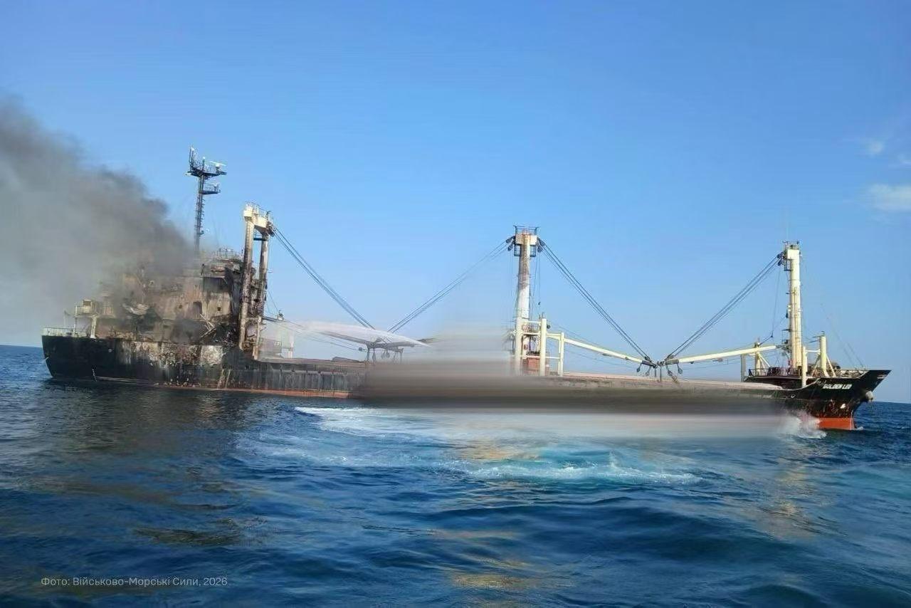 🇮🇷🇾🇪🔥🇸🇦🇴🇲🚢
突发新闻:
视频显示，
一艘沙特商船在