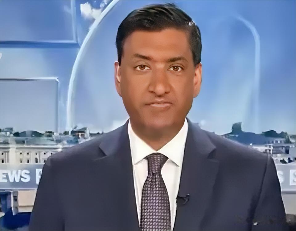 美国民主党众议员罗·卡纳在采访中表示，他提出了两项最高法院改革，一是大法官任期限