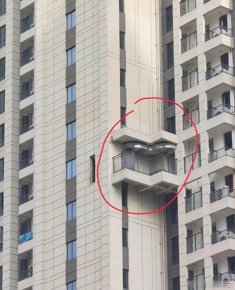 为啥他家多个阳台，这是关系户，还是违建? ​​​