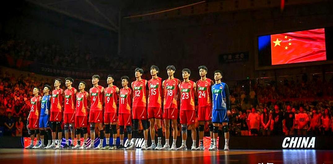 3-0的比分看着体面，可场边听见教练叹气时，才知道这球没那么完美。
亚锦赛中国男