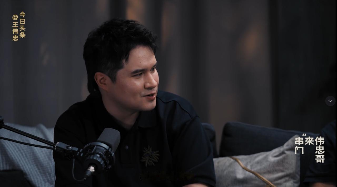 真是想不到，原来大名鼎鼎的郑晓龙导演，在家也是个“怕老婆”的人啊！

近日，郑晓
