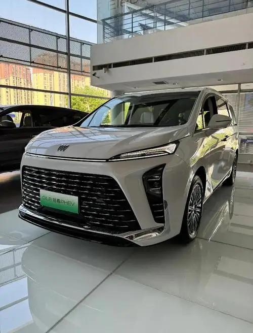 不管你信不信，这就是现实！

电车30万：使用10年，电费1万，卖1.5万；
油